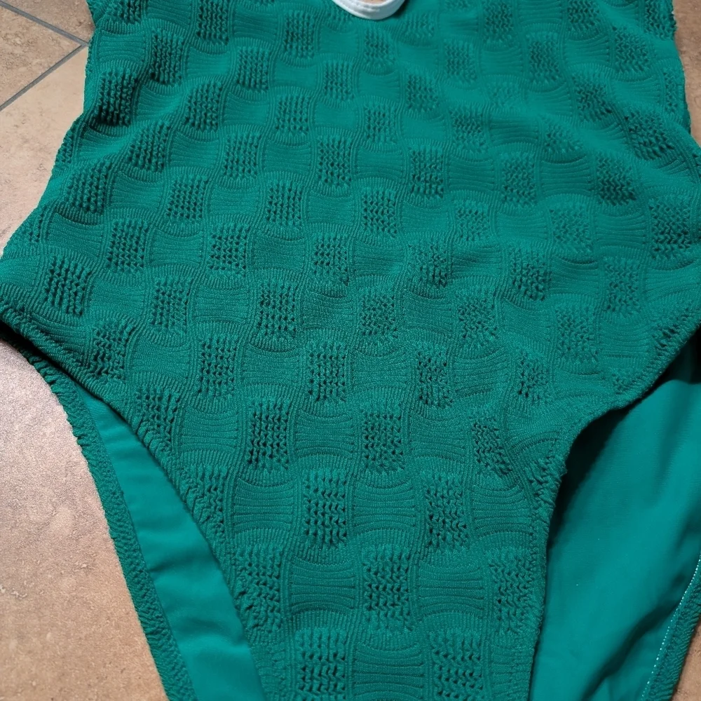 Berlook / NWT / XL / Green textured One Piece